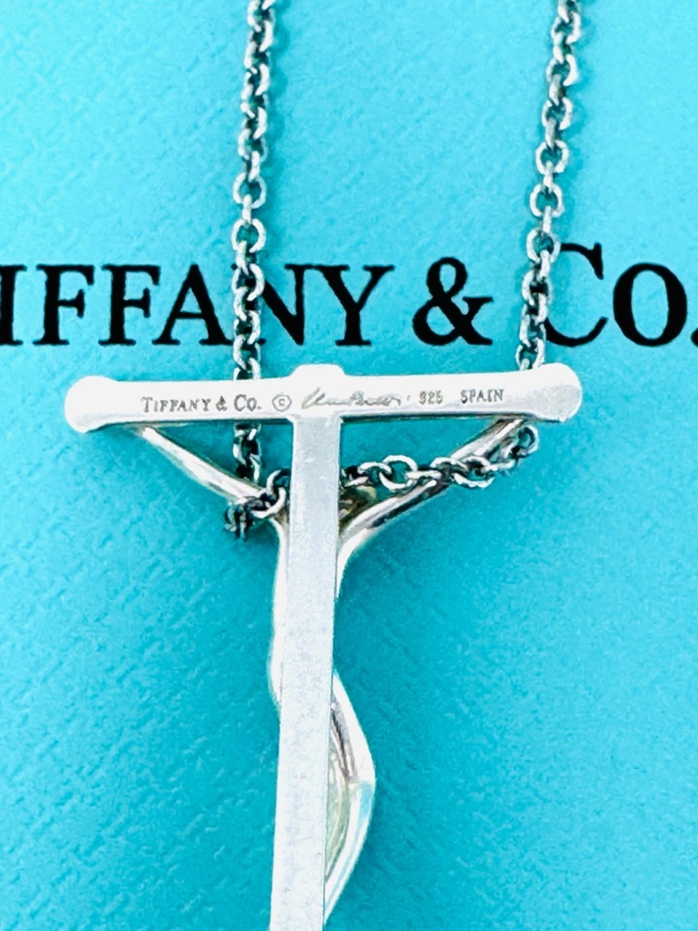 Authentic Tiffany & CO. Elsa Peretti Jesus Christ Crucifix Necklace. - Picture 5 of 15